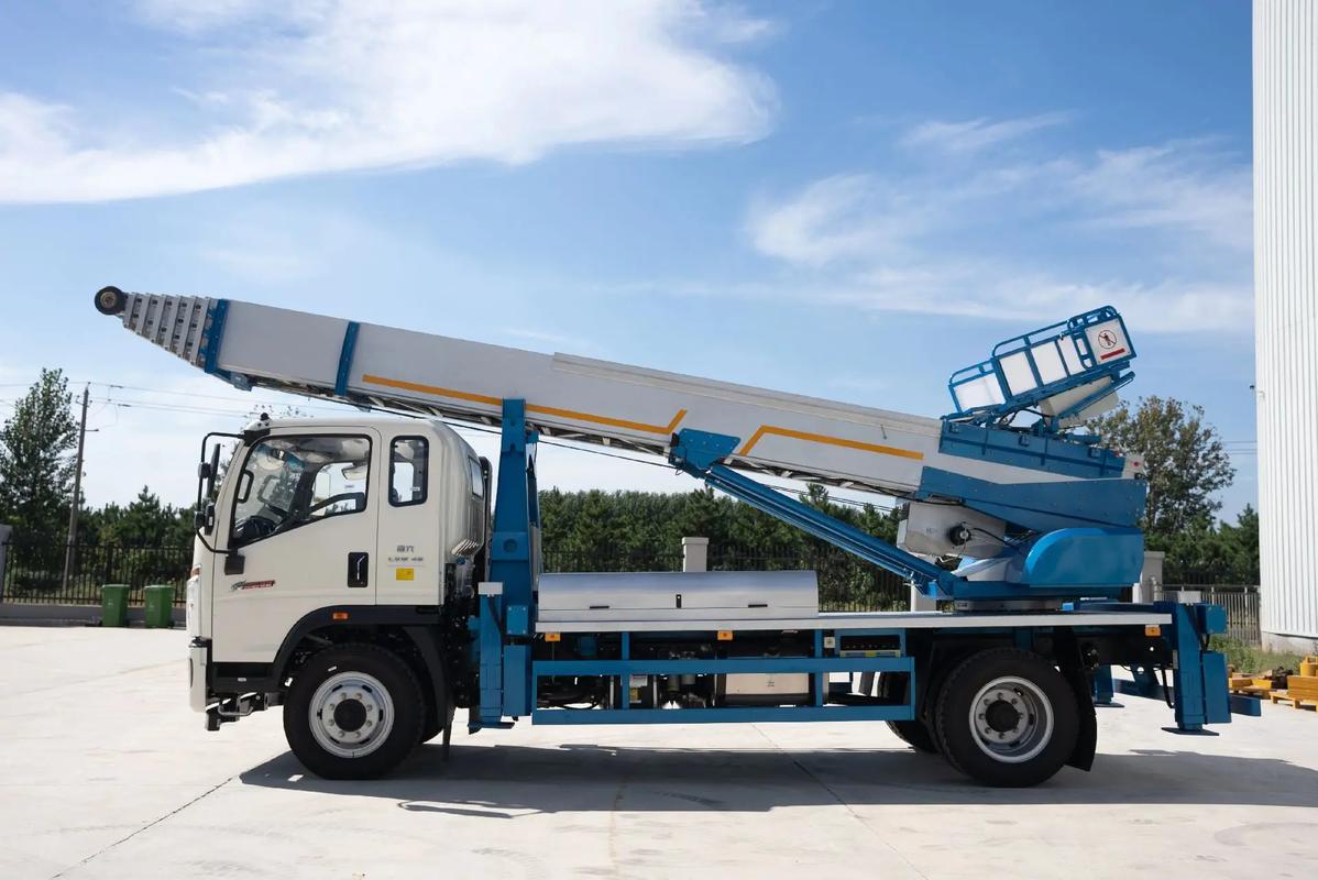 谷城云梯上料车租赁费用