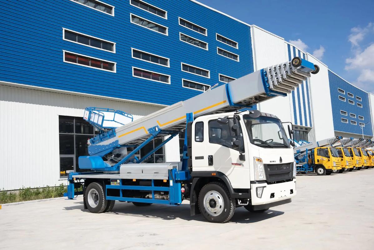 谷城出租云梯车高空作业车 建筑垃圾搬运